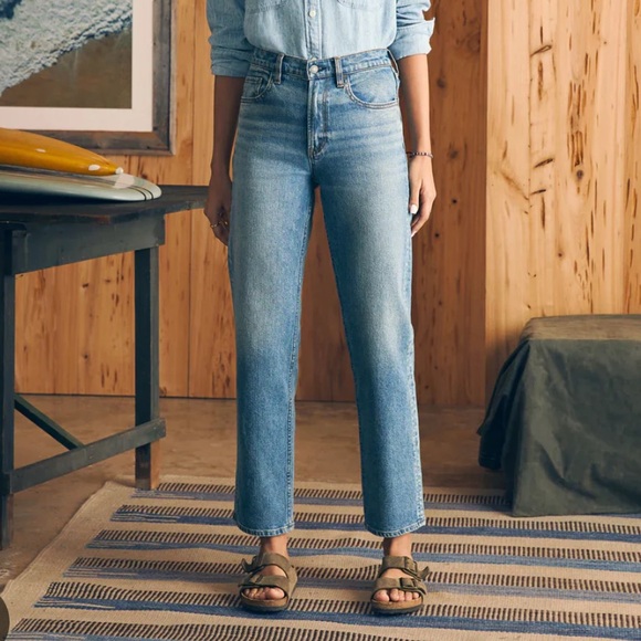 Faherty Denim - Faherty 25 Organic Cotton Slim Straight Denim Lakewood Wash Mid Rise